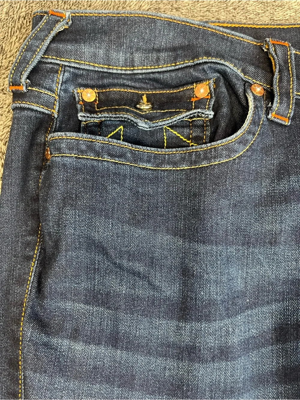 True Religion Ricky Relaxed Straight Jeans Dark Wash Size 42 (Measures 44)